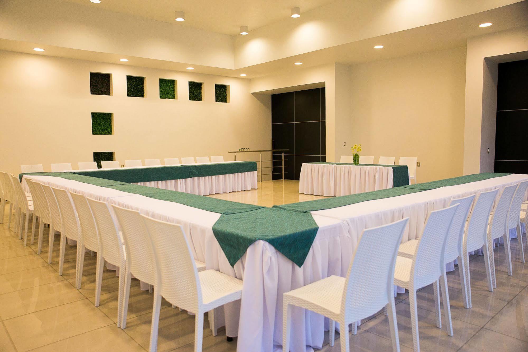Hotel Aqua Spa & Resort Martinez de la Torre Екстер'єр фото
